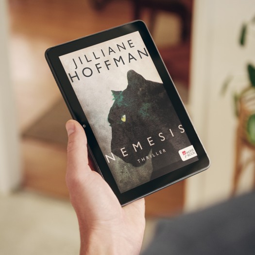 Die Plus-Version hat mehr Speicher als das normale Modell und lässt sich auch drahtlos laden. (Bild: Amazon)